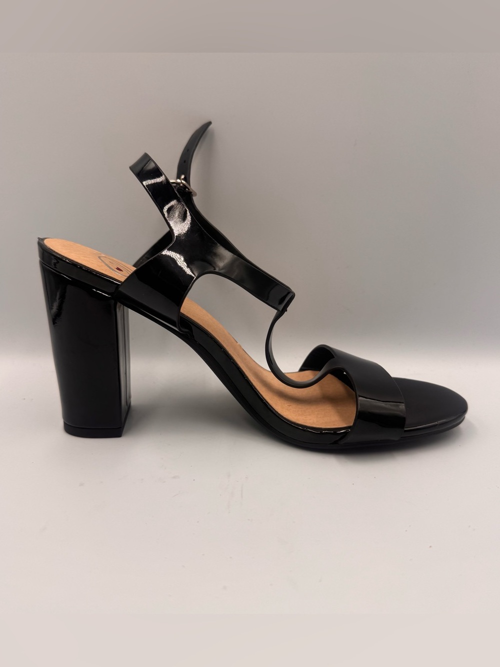 🖤NEW Black Patent Block Heel Sandals with Ankle Strap